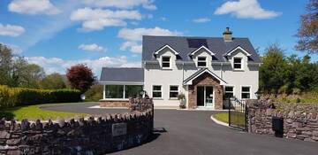 Фотографии Отели типа «постель и завтрак» Mountain View Bed & Breakfast, Kenmare, Co. Kerry, Ireland г. Кенмэр (Ирландия) №1 Фото Отели типа «постель и завтрак» Mountain View Bed & Breakfast, Kenmare, Co. Kerry, Ireland г. Кенмэр 1