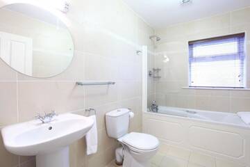 Фото номера Таунхаус с 3 спальнями Дома для отпуска Ardmullen Walnut 3 Bed Holiday Home г. Кенмэр 30
