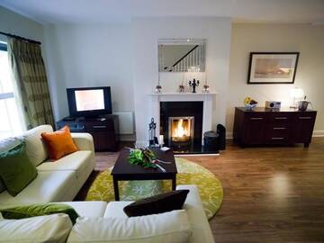 Фото номера Специальное предложение - Коттедж с 2 спальнями Курортные отели Kenmare Bay Hotel Lodges г. Кенмэр 4