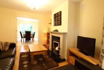 Фото номера Дом с 4 спальнями Дома для отпуска Ardmullen 4-Bedroom Holiday Home г. Кенмэр 44